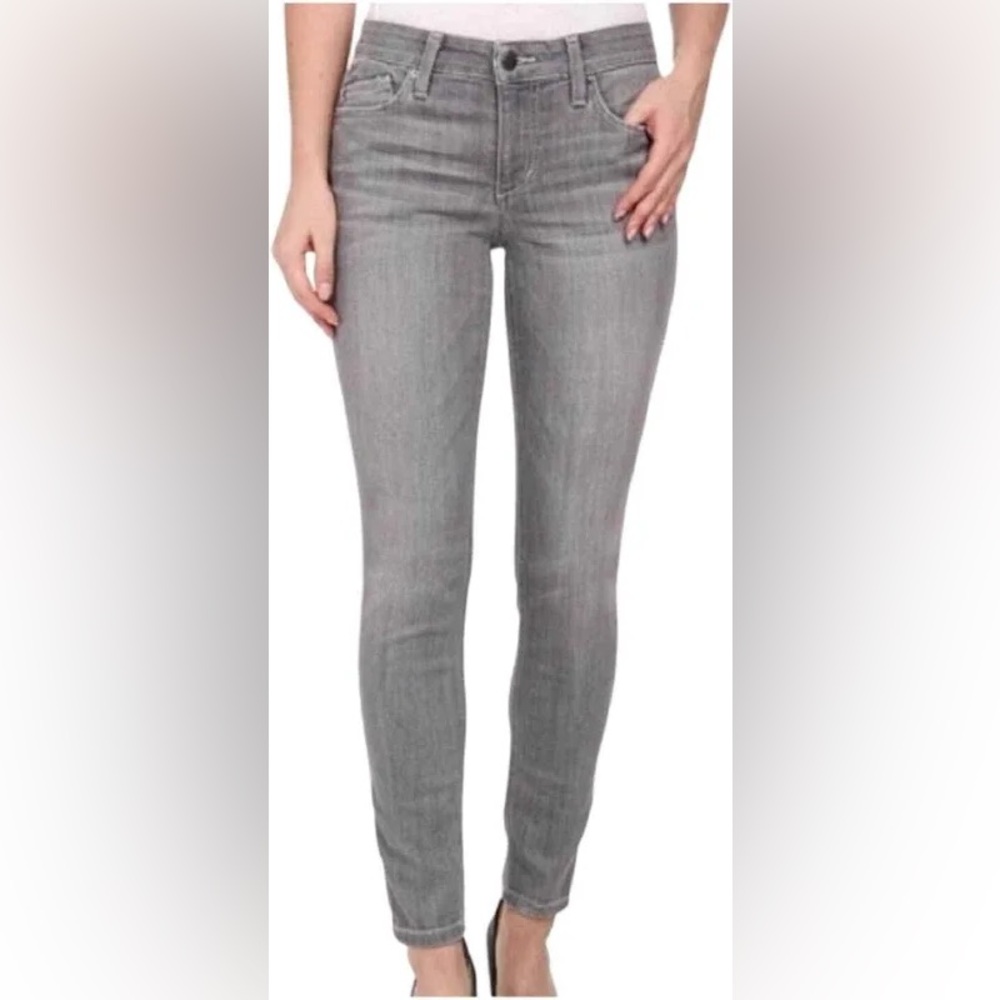 Joe’s Jeans. The Vixen Ankle Sassy Skinny Jeans. Size 27
